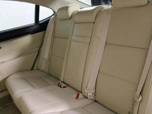 Used 2014 Lexus ES 350 w/ Ultra Luxury Package image 19