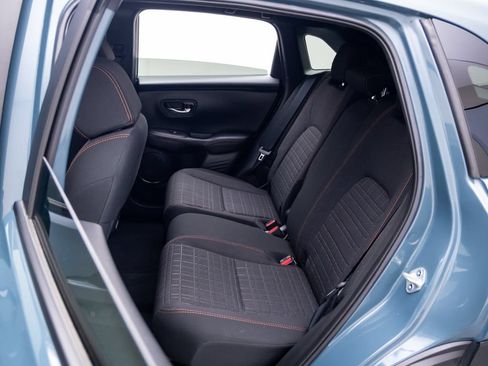 Used 2025 Honda HR-V Sport image 18
