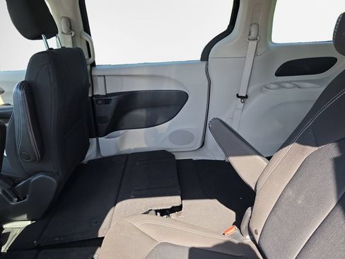 Used 2023 Chrysler Voyager LX FWD image 22