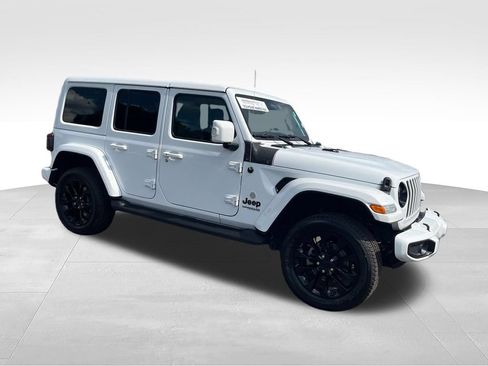 Used 2022 Jeep Wrangler Unlimited Sahara AWD/4WD image 7