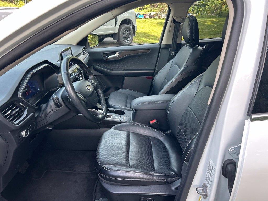 Used 2020 Ford Escape Titanium AWD/4WD image 16