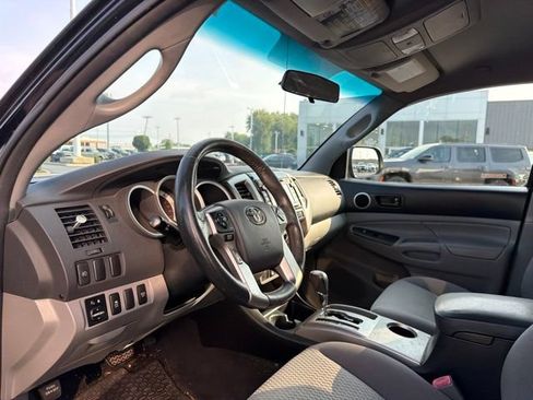 Used 2014 Toyota Tacoma 4x4 Double Cab w/ SR5 Package image 16