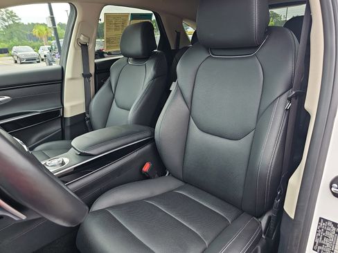 Used 2025 Genesis GV70 2.5T AWD/4WD image 12