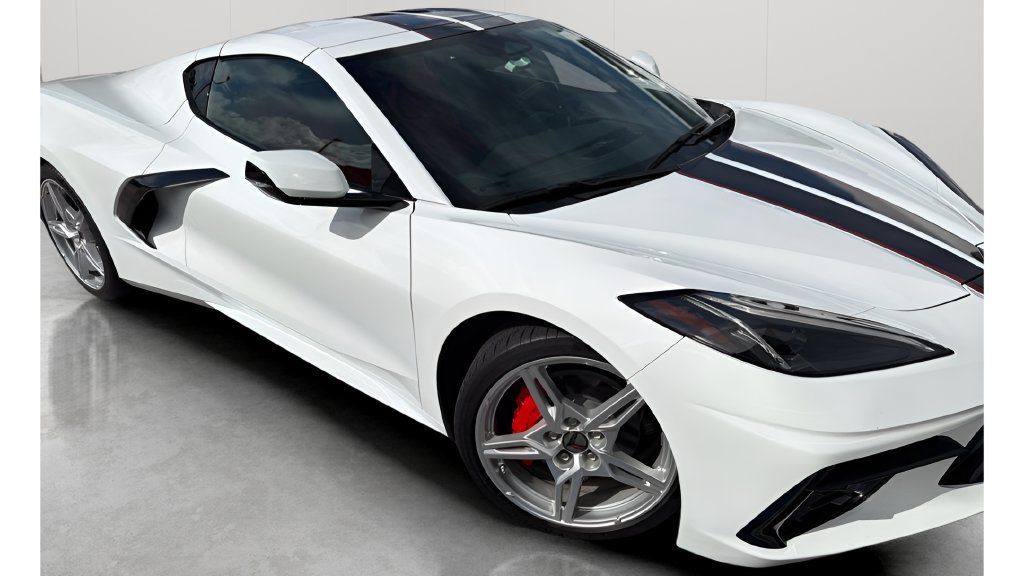 Used 2025 Chevrolet Corvette Stingray Coupe w/ 1LT RWD image 3