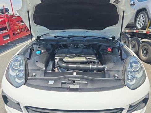 Used 2016 Porsche Cayenne AWD/4WD image 12