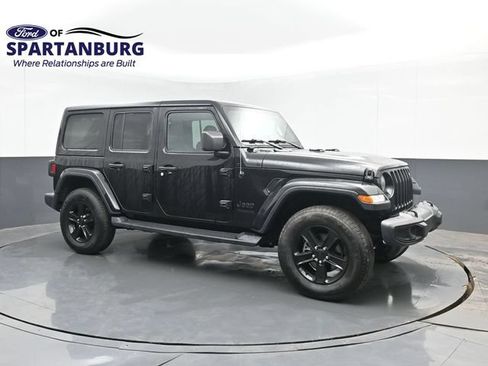 Used 2020 Jeep Wrangler Unlimited Sahara AWD/4WD image 4