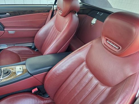 Used 2011 Mercedes-Benz SL 550 w/ Premium I Pkg image 26