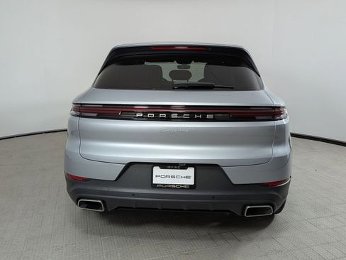 Certified 2025 Porsche Cayenne AWD/4WD image 10