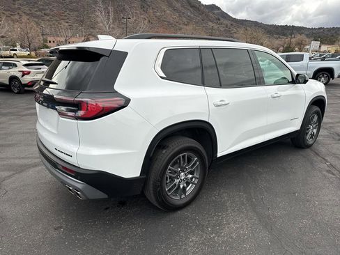 Used 2025 GMC Acadia Elevation image 7