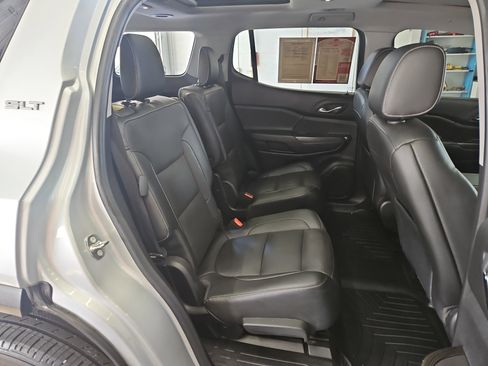 Used 2018 GMC Acadia SLT image 10