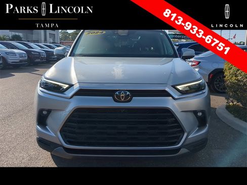 Used 2024 Toyota Grand Highlander Platinum image 2