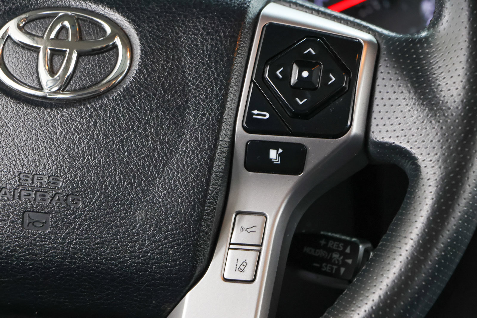 Used 2021 Toyota 4Runner SR5 Premium w/ Moonroof Package AWD/4WD image 15
