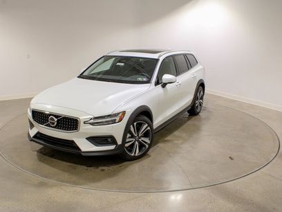 New 2026 Volvo V60 B5 Cross Country Plus w/ Protection Package Premier