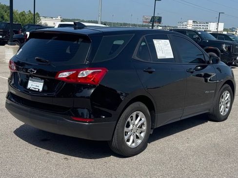 Used 2020 Chevrolet Equinox LS FWD image 3
