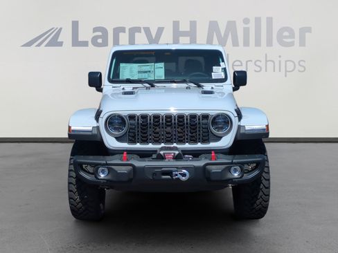 New 2026 Jeep Gladiator Rubicon w/ Capability Package AWD/4WD image 8
