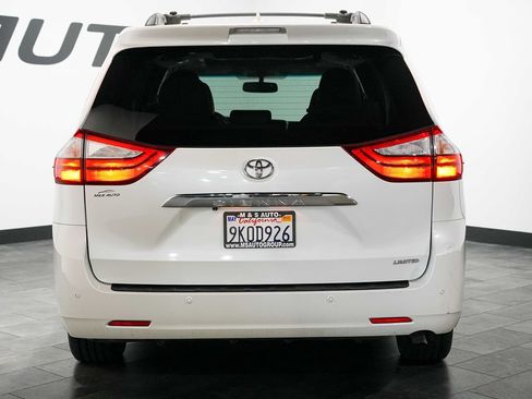 Used 2016 Toyota Sienna Limited Premium FWD image 4
