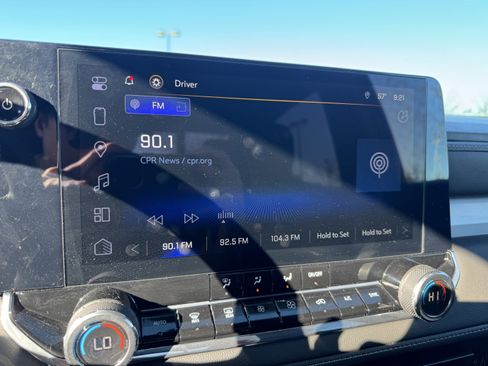 Used 2024 Chevrolet Colorado LT w/ LT Convenience Package image 24