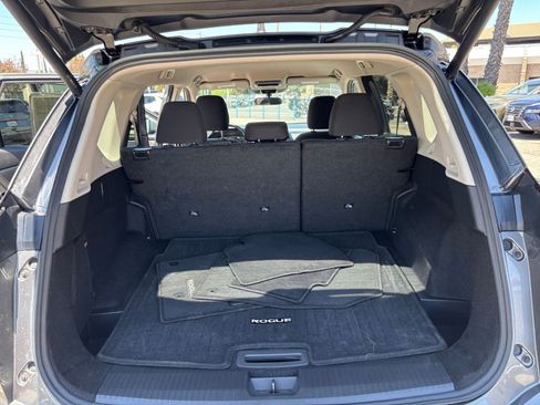 Used 2025 Nissan Rogue SV FWD image 33
