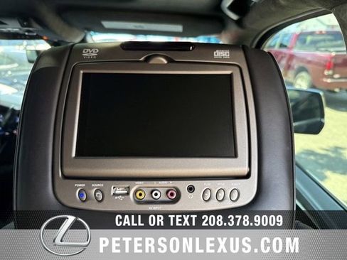 Used 2018 Cadillac Escalade Platinum AWD/4WD image 19