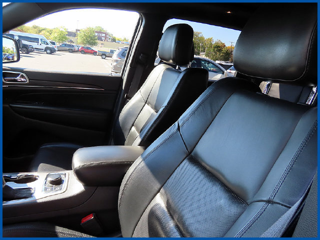 Certified 2019 Jeep Grand Cherokee Limited w/ Luxury Group II AWD/4WD image 14