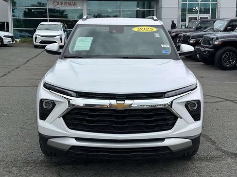 Used 2025 Chevrolet TrailBlazer LT AWD/4WD image 7