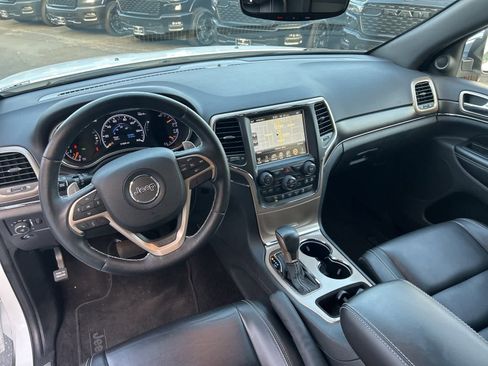 Used 2017 Jeep Grand Cherokee Limited image 34