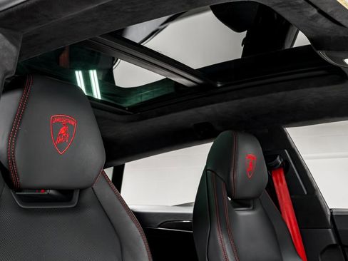 Used 2023 Lamborghini Urus S image 42