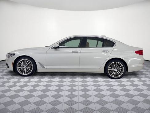 Used 2017 BMW 530i RWD image 2
