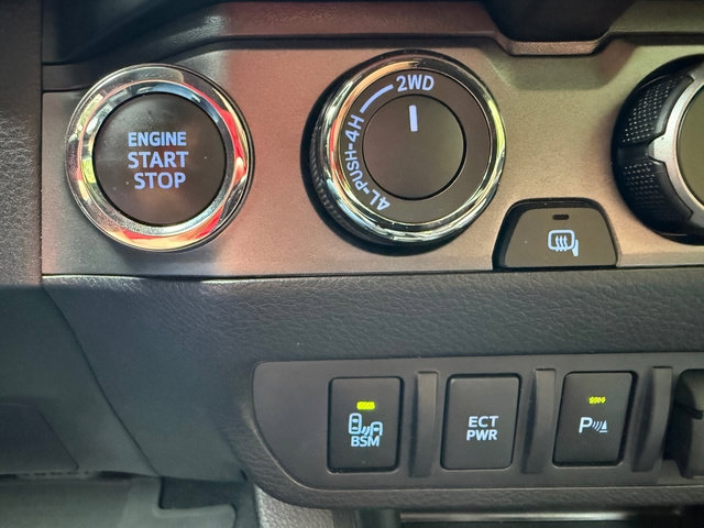 Used 2023 Toyota Tacoma TRD Off-Road w/ Technology Package AWD/4WD image 22
