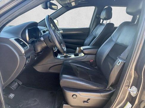 Used 2018 Jeep Grand Cherokee Altitude RWD image 10