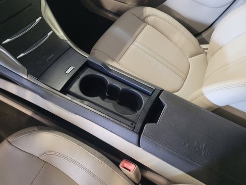 Used 2016 Lincoln MKZ Hybrid image 26