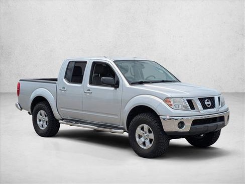 Used 2010 Nissan Frontier SE RWD image 3