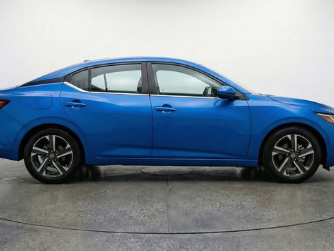 Used 2025 Nissan Sentra SV image 11