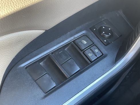 Used 2019 Toyota RAV4 LE image 16