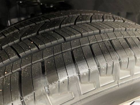 New 2026 Ford Explorer Active AWD/4WD image 8