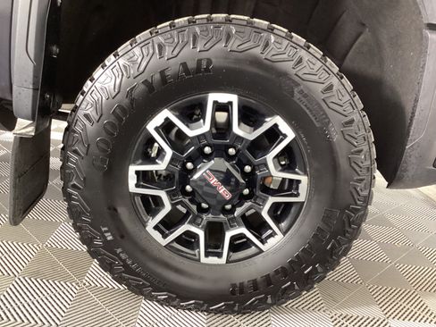 Used 2024 GMC Sierra 2500 AT4X AWD/4WD image 12