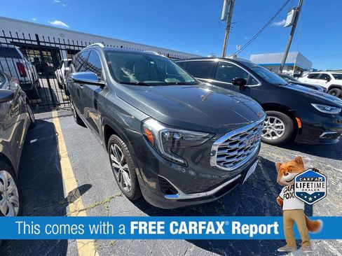 Used 2020 GMC Terrain Denali w/ Denali Premium Package AWD/4WD image 2