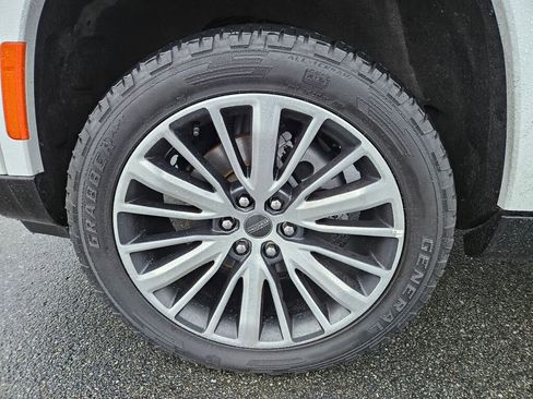 Used 2024 Jeep Grand Wagoneer L Series III image 7