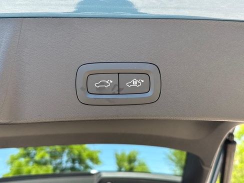 Used 2023 Volvo XC40 Recharge Plus AWD/4WD image 6