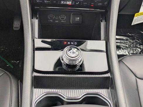 New 2025 Jeep Grand Cherokee Limited w/ Black Appearance Package image 17