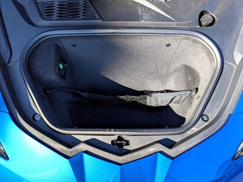 Used 2021 Chevrolet Corvette Stingray Premium Cpe w/ Z51 Performance Package image 38