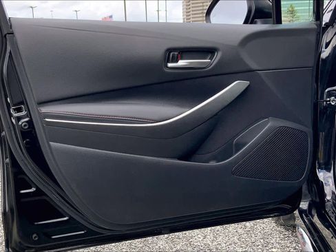 Used 2025 Toyota Corolla SE w/ SE Premium Package image 21