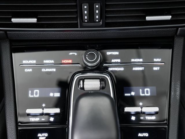 Certified 2023 Porsche Cayenne Platinum Edition AWD/4WD image 21