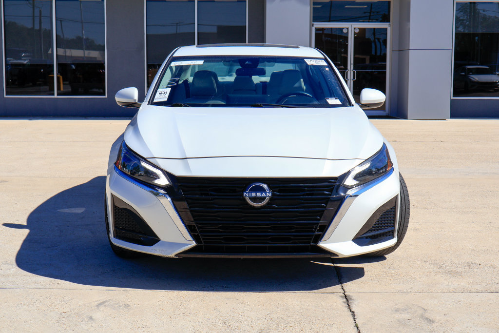 Used 2023 Nissan Altima 2.5 SV w/ SV Premium Package FWD image 23