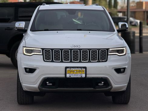 Used 2018 Jeep Grand Cherokee Overland AWD/4WD image 3