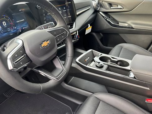 New 2026 Chevrolet Equinox LT w/ Convenience Package II image 9
