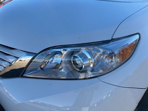 Used 2015 Toyota Sienna LE image 10