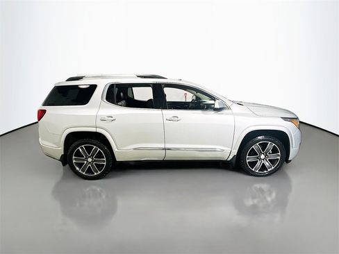 Used 2017 GMC Acadia Denali w/ Technology Package image 9