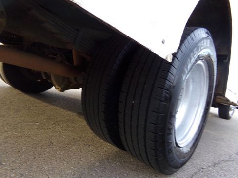 Used 2018 Chevrolet Express 3500 w/ Power Convenience Package image 37