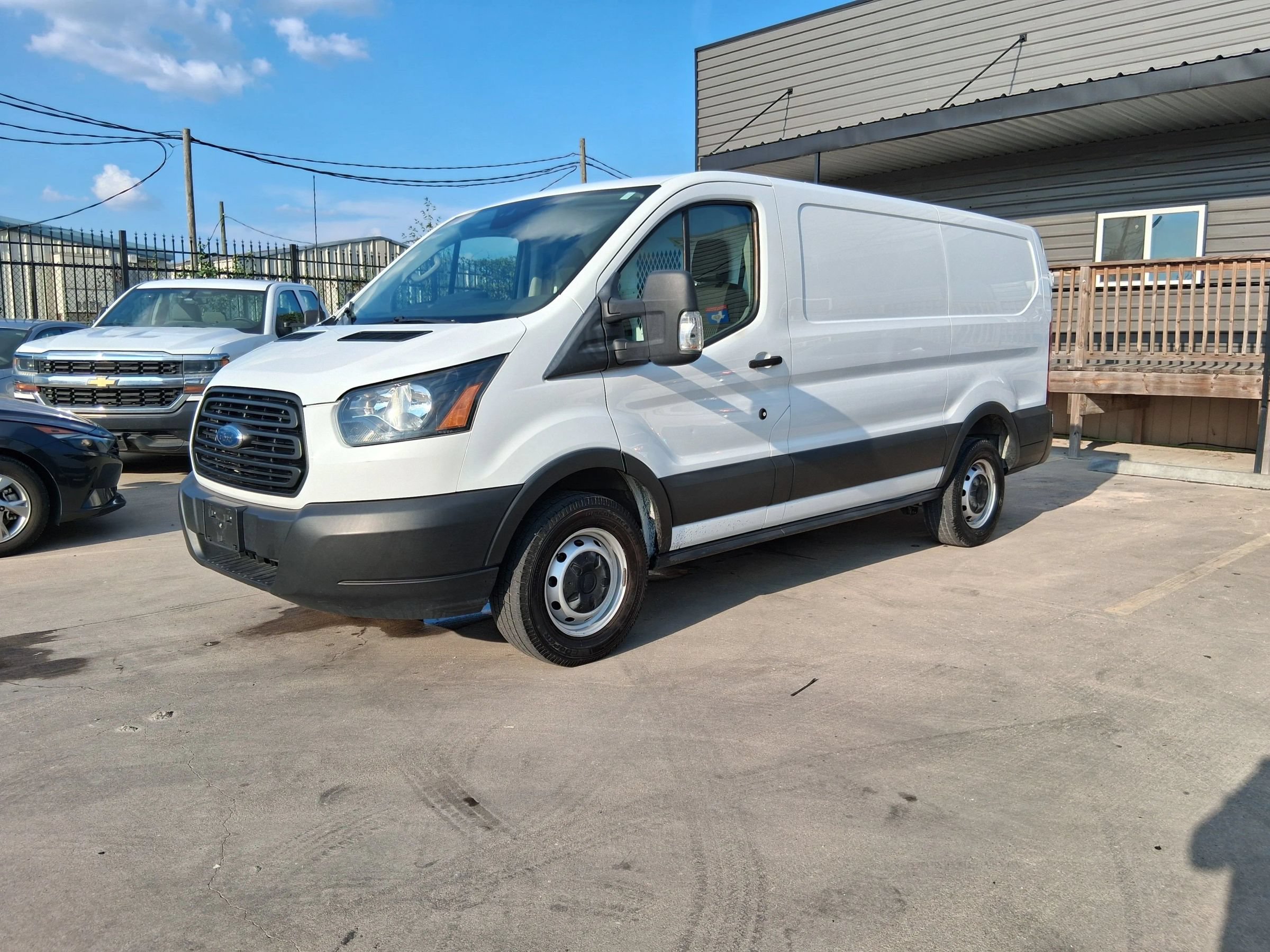 Used 2019 Ford Transit 250 130 Low Roof RWD image 2